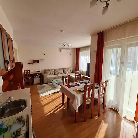 Апартаменты And Spacious 2 Bedroom